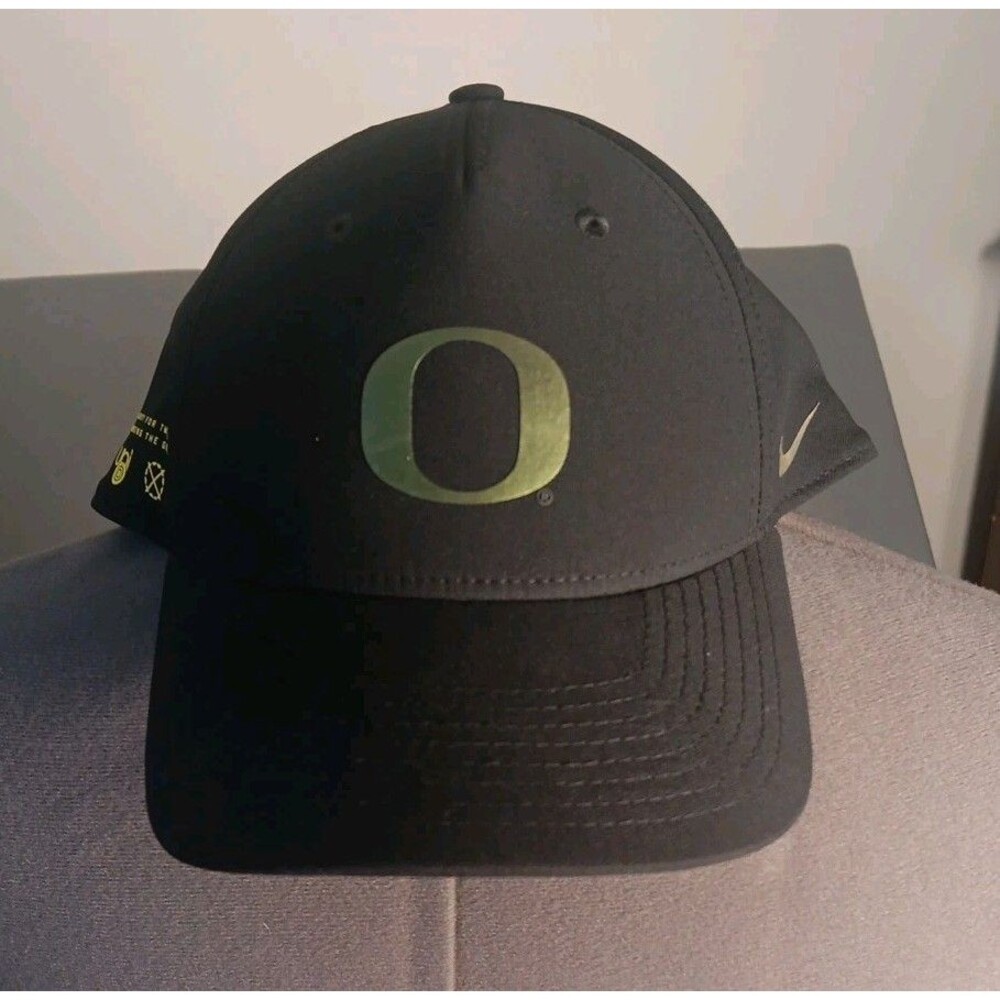 Nike  Black Dri Fit Legacy 91 Oregon Ducks Strapback Hat Orgeon Football NWOT